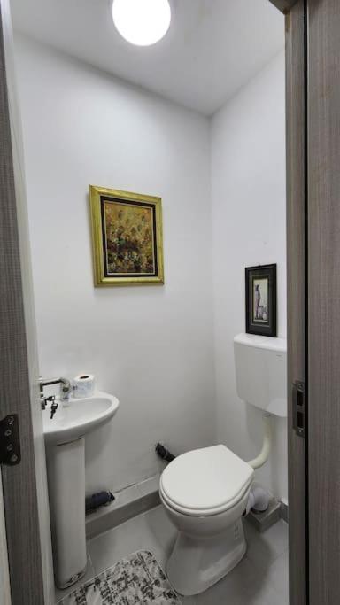 City Center Apt Wfree P Скоп'є Екстер'єр фото