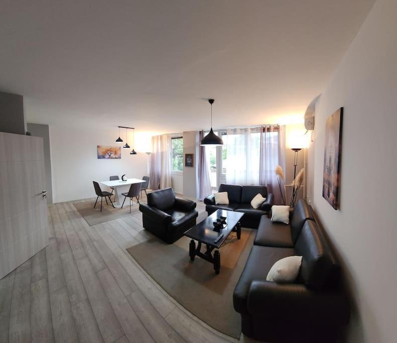 City Center Apt Wfree P Скоп'є Екстер'єр фото