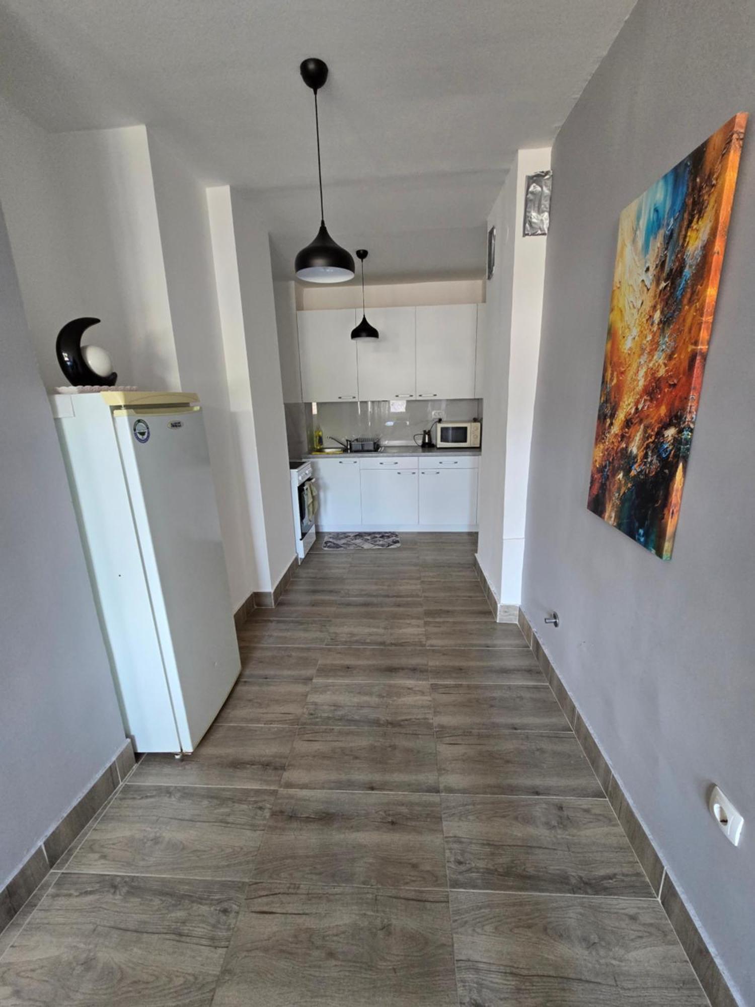 City Center Apt Wfree P Скоп'є Екстер'єр фото